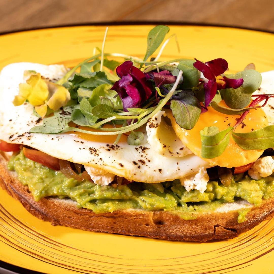 Adra Hostel Antigua Eksteriør billede Avocado on toast
